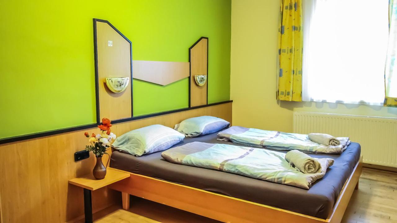 Private Double Bed Room With Bathroom Wien Eksteriør billede