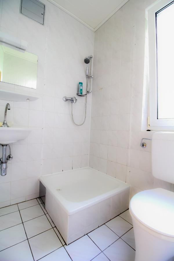 Private Double Bed Room With Bathroom Wien Eksteriør billede