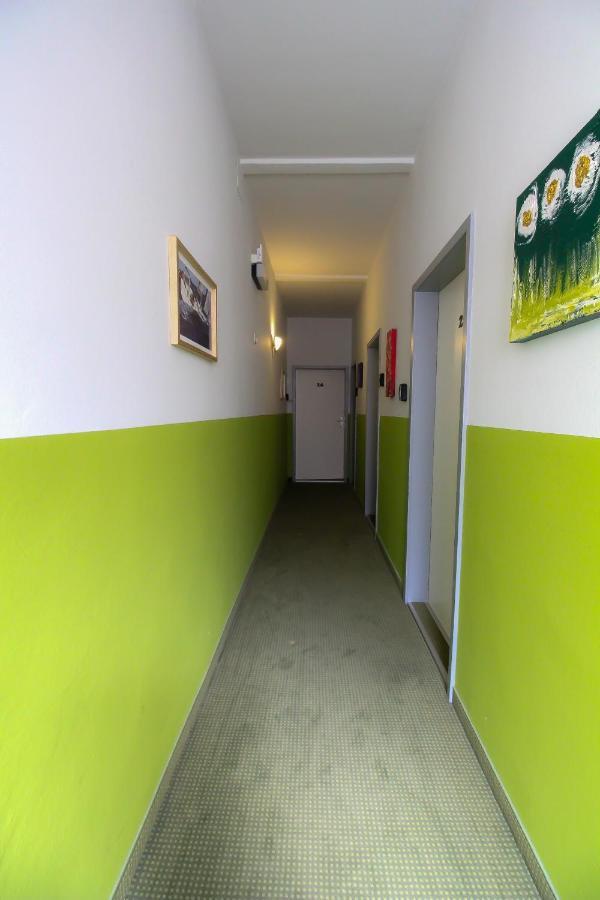 Private Double Bed Room With Bathroom Wien Eksteriør billede